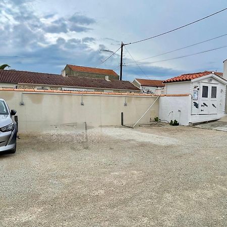 Clos Des Aigrettes -6 Gites De Charme Et Confort A 30M Du Port De Ла-Котиньер Экстерьер фото
